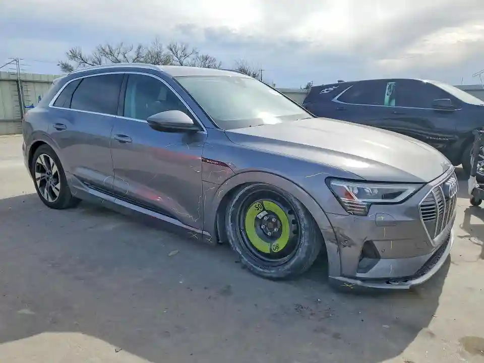 WA1LAAGE7NB013299 2022 AUDI E-TRON-3