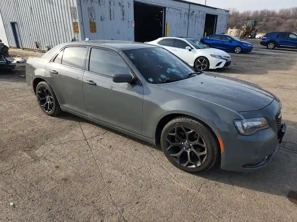 2C3CCABG0KH516558 2019 CHRYSLER 300-3