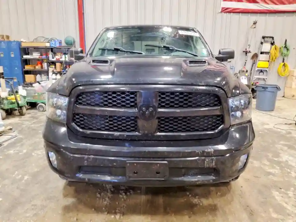 1C6RR7LMXJS354528 2018 RAM 1500-4