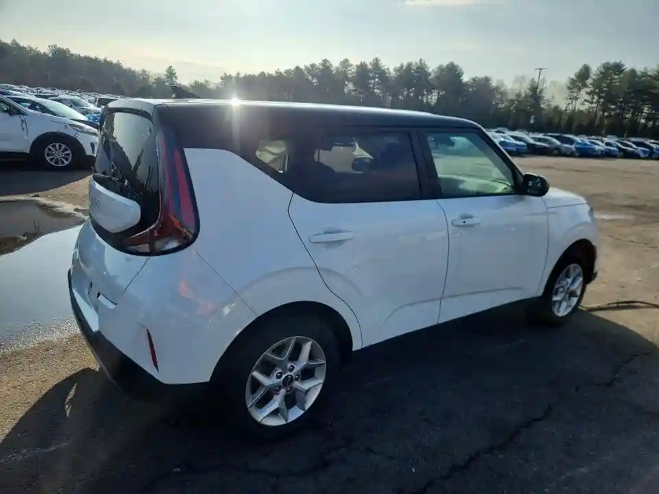 KNDJ23AU5R7225889 2024 KIA SOUL S-2