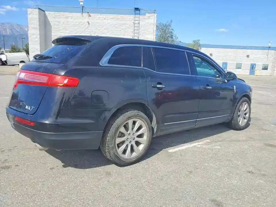 2LMHJ5FK4GBL00395 2016 LINCOLN MKT-2