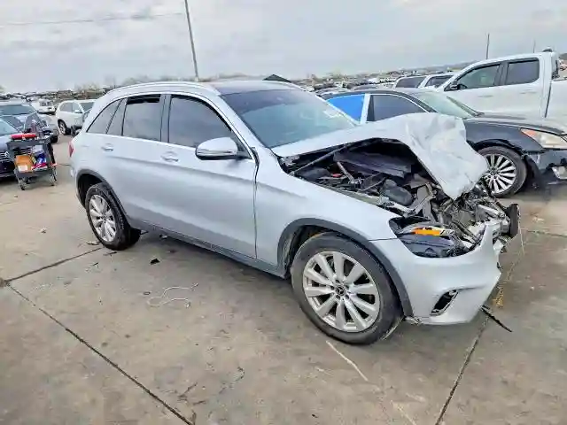 WDC0G8EB7LF676140 2020 MERCEDES-BENZ GLC 300 4M-3
