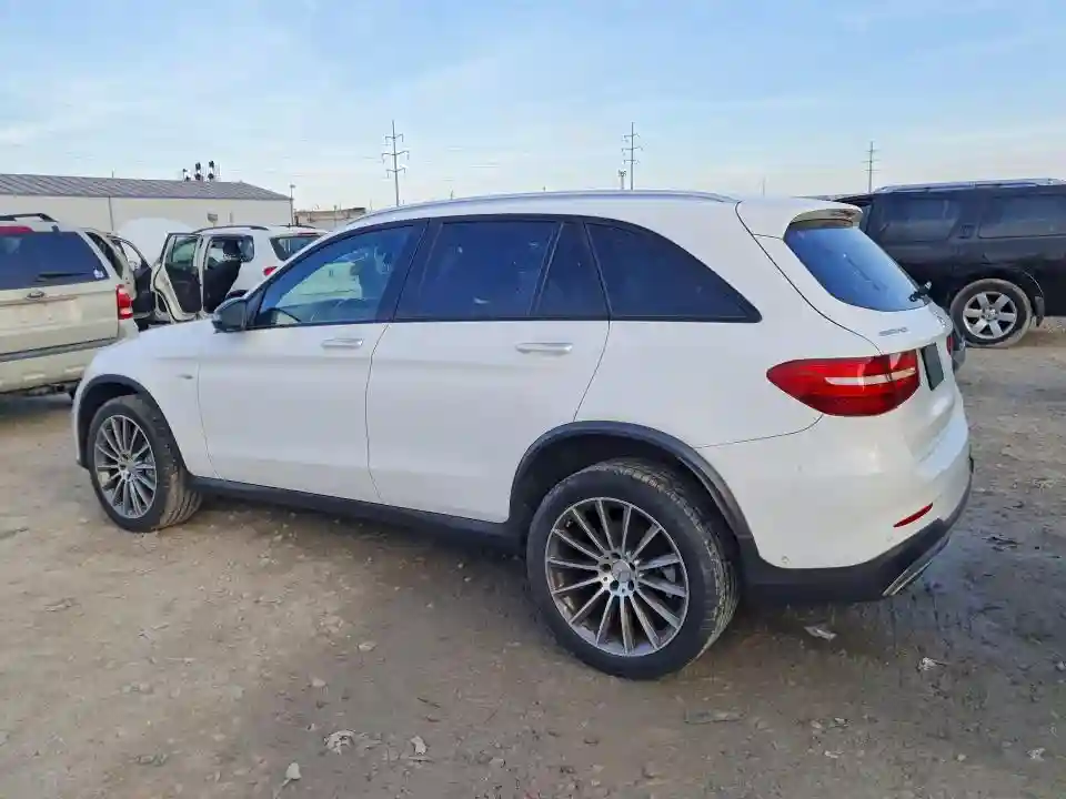 WDC0G6EB2HF210689 2017 MERCEDES-BENZ GLC-CLASS-1