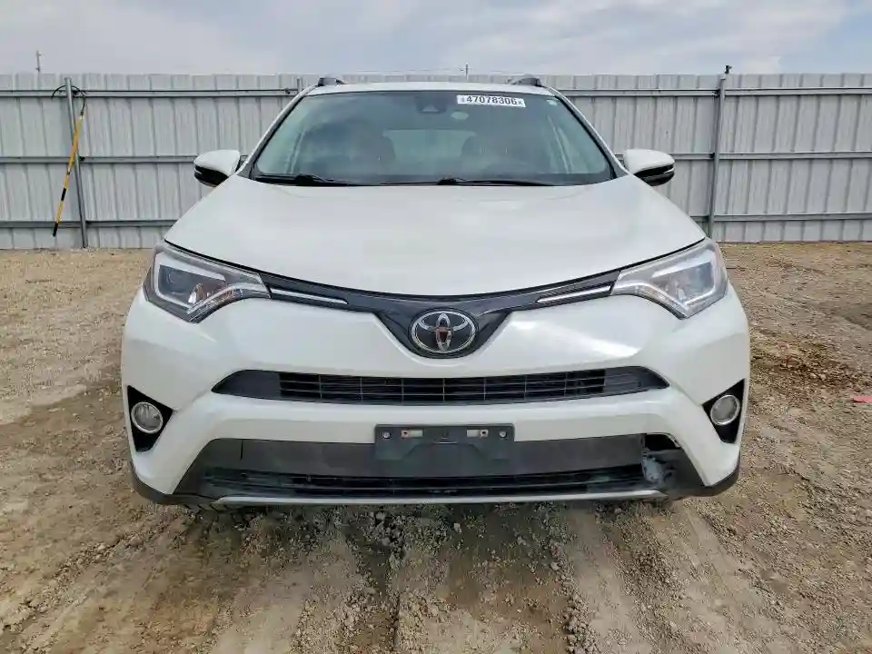 JTMDFREV3JD227167 2018 TOYOTA RAV4-4