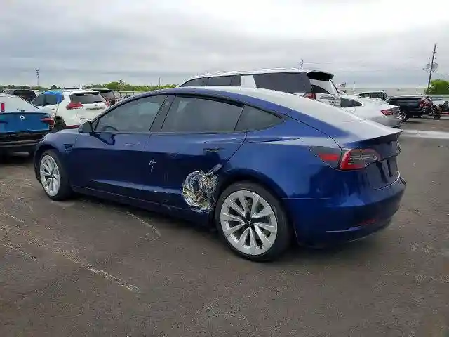 5YJ3E1EA6PF438877 2023 TESLA MODEL 3-1