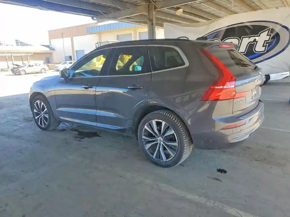YV4L12RK3N1050500 2022 VOLVO XC60 B5 MO-1