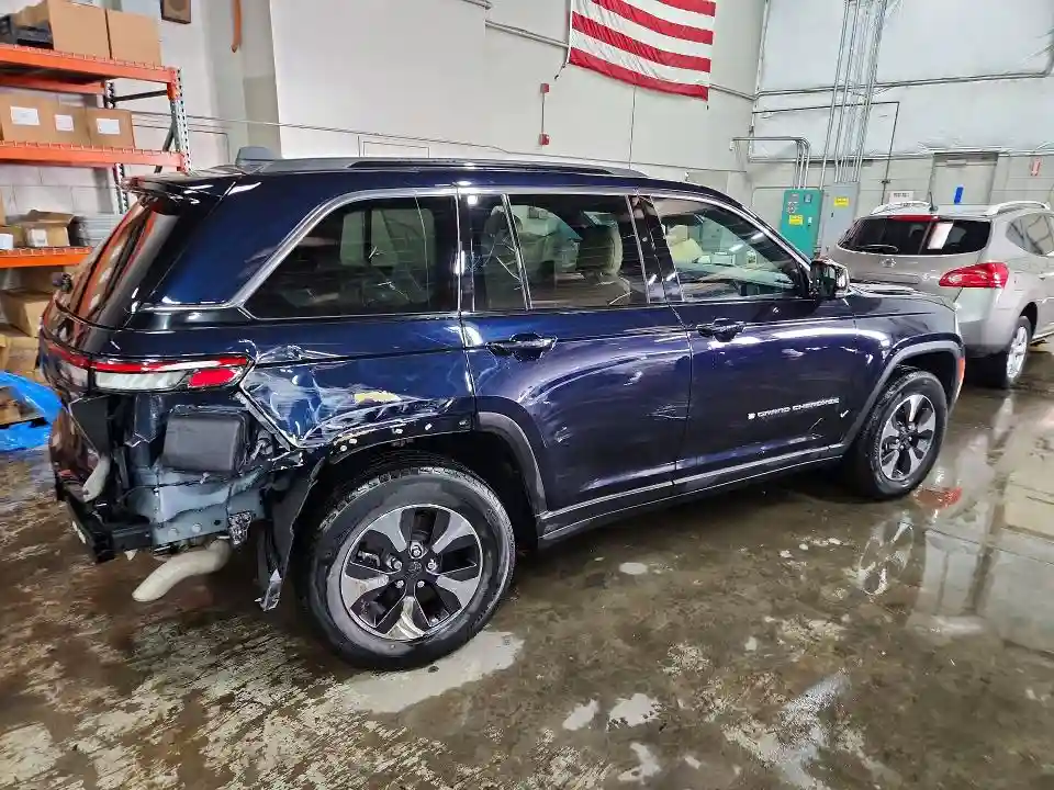 1C4RJYB60R8601931 2024 JEEP CHEROKEE-2