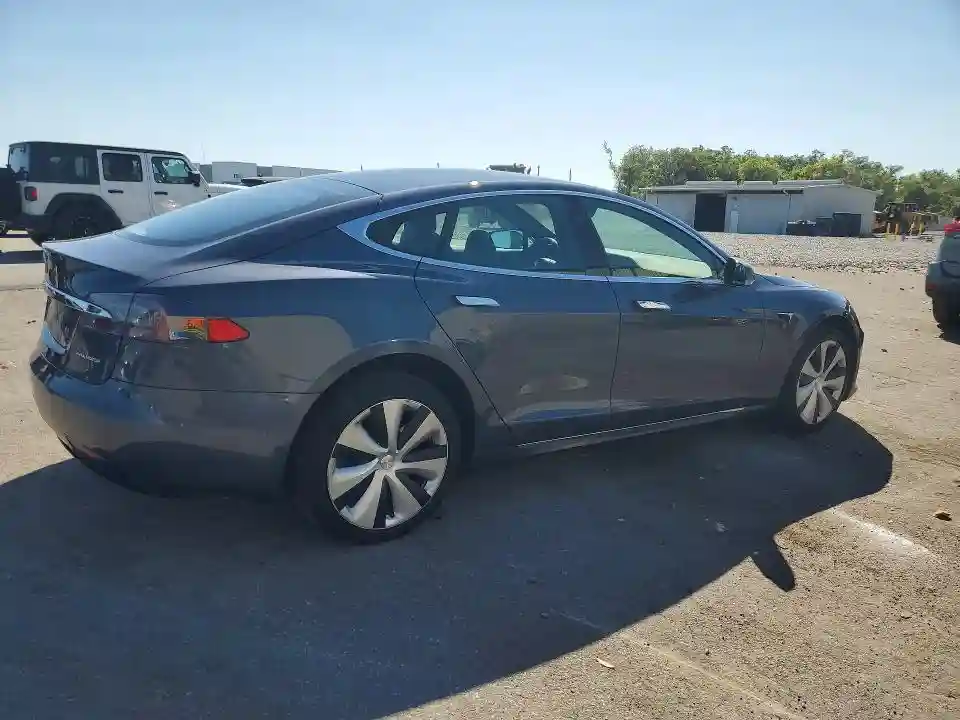 5YJSA1E24LF379029 2020 TESLA MODEL S-2