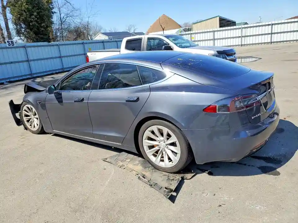 5YJSA1E28HF193131 2017 TESLA MODEL S-1