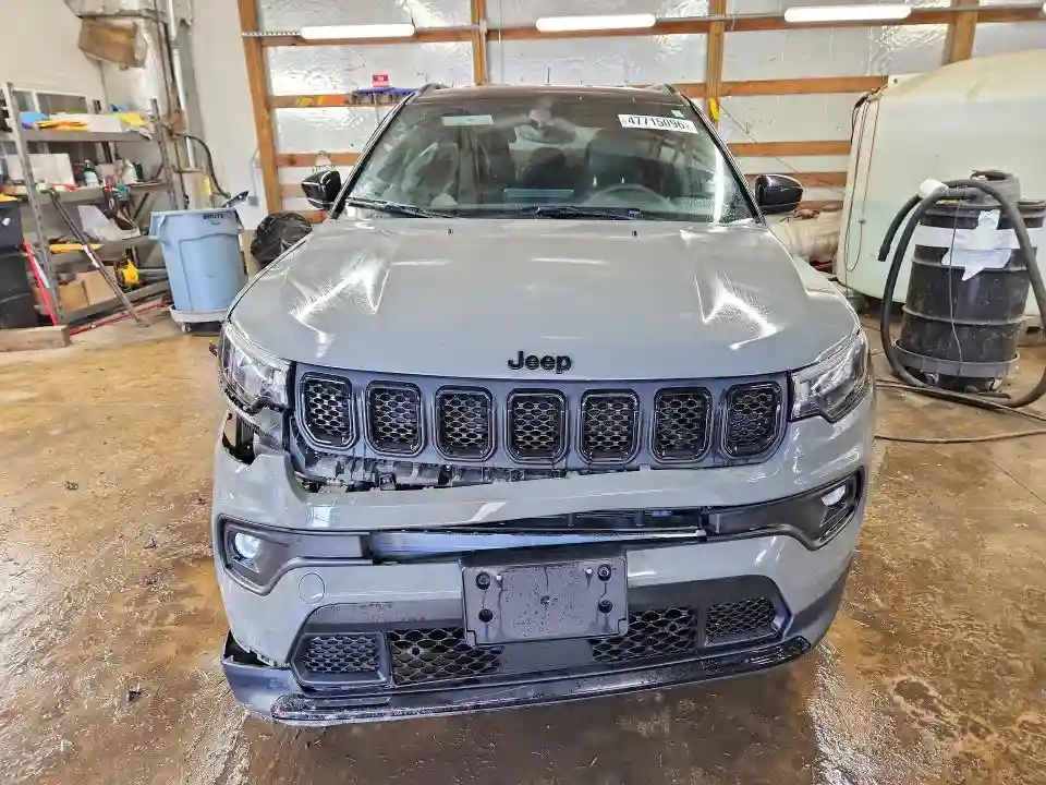 3C4NJDBN2PT516554 2023 JEEP COMPASS-4