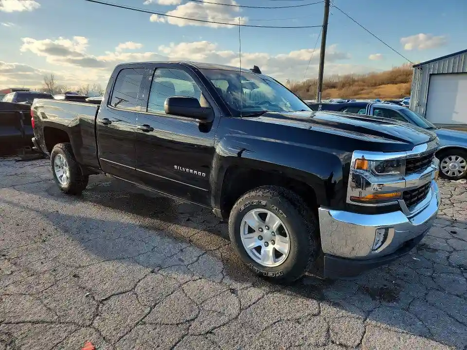 1GCVKREH7JZ374699 2018 CHEVROLET SILVERADO-3