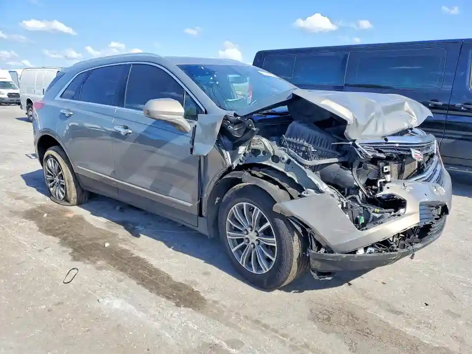 1GYKNCRS2JZ141210 2018 CADILLAC XT5-3
