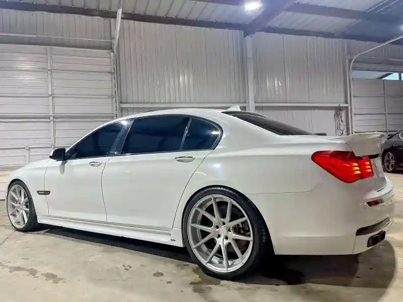 WBAKB8C58ACY64395 2010 BMW 7 SERIES-2