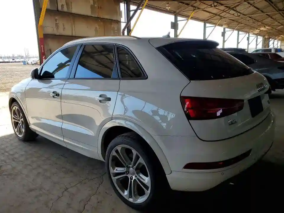 WA1ECCFS6JR009980 2018 AUDI Q3-1