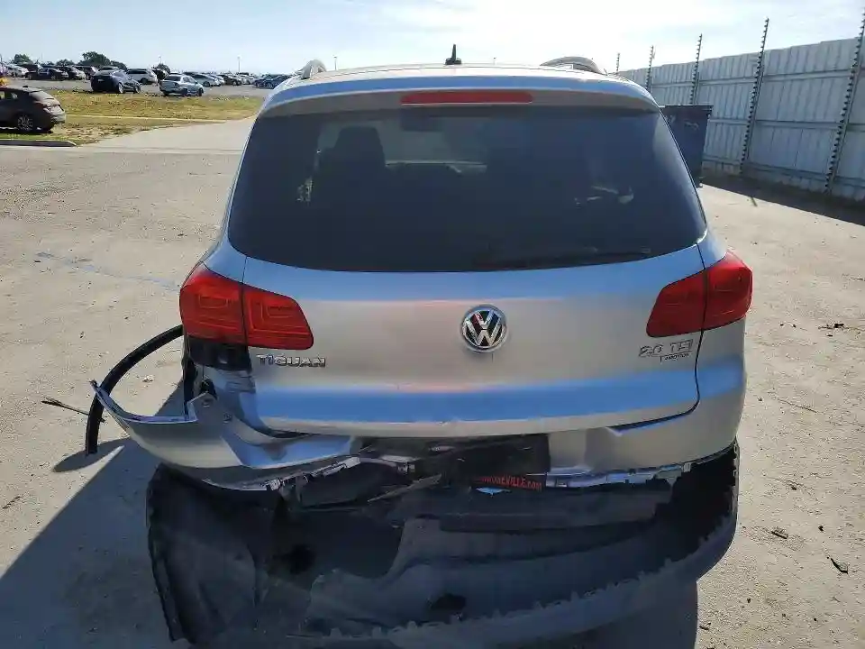 WVGAV7AXXGK000379 2016 VOLKSWAGEN TIGUAN-5