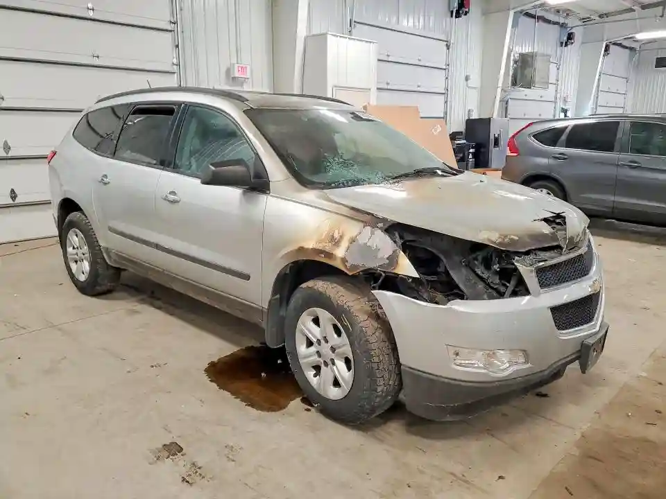 1GNKRFED4BJ355223 2011 CHEVROLET TRAVERSE-3