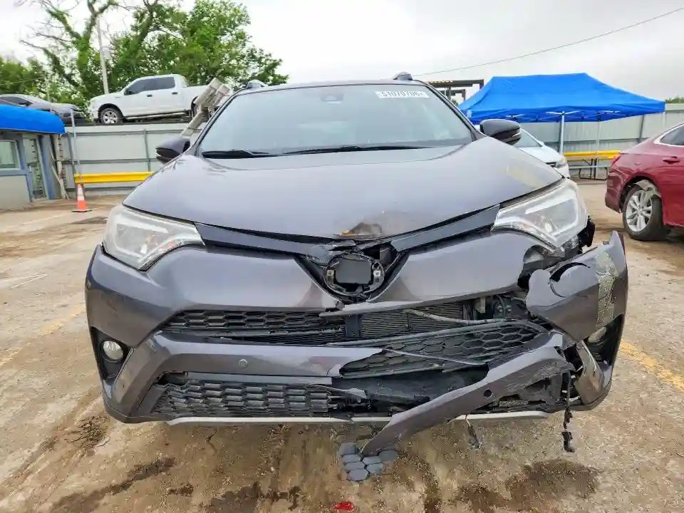 JTMJFREV0HJ704460 2017 TOYOTA RAV4-4