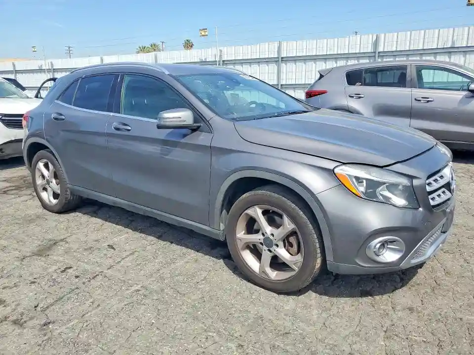 WDCTG4GB7JJ477828 2018 MERCEDES-BENZ GLA-CLASS-3