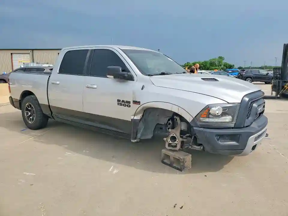 1C6RR6YTXJS166148 2018 RAM 1500-3