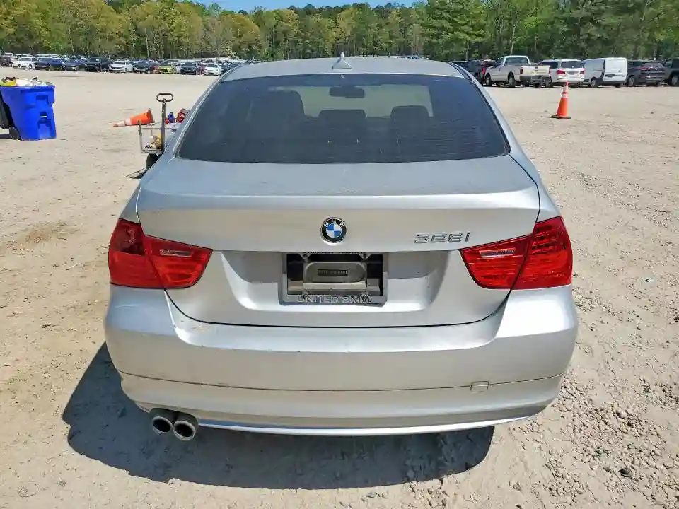 WBAPH7C5XAE129954 2010 BMW 3 SERIES-5