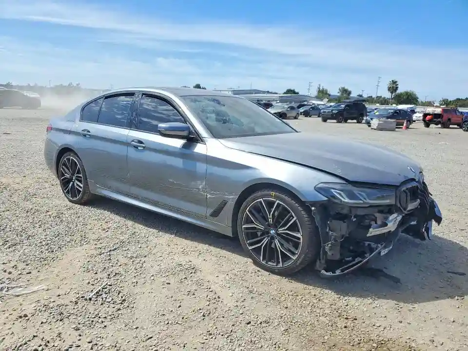 WBA13AG04MCF28779 2021 BMW 5 SERIES-3