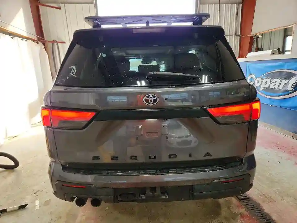 7SVAAABA1PX015207 2023 TOYOTA SEQUOIA-5