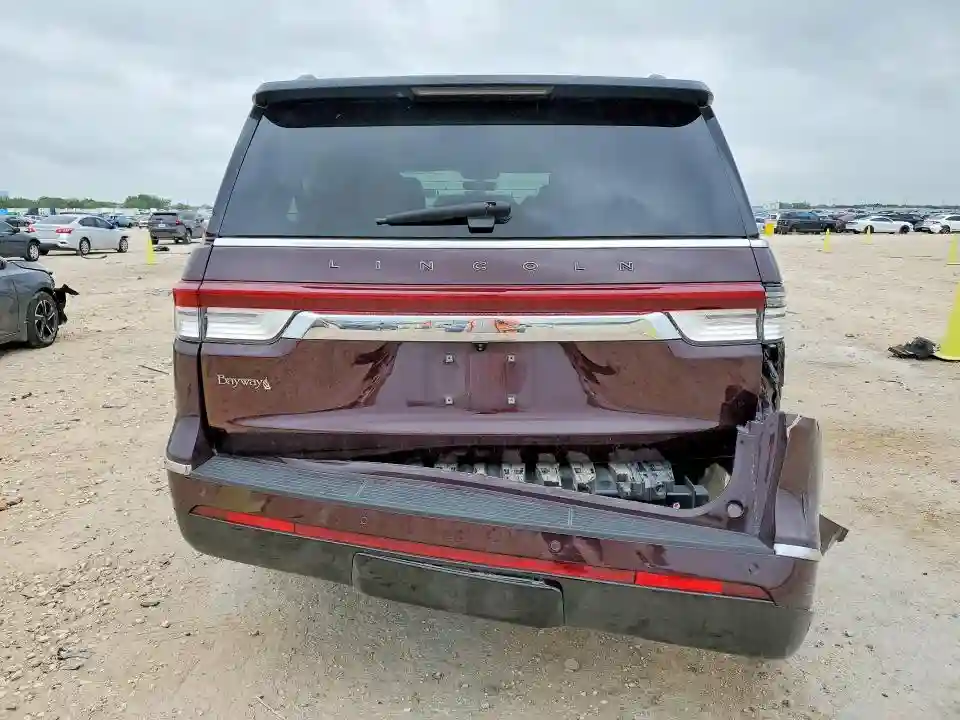 5LMJJ3TG3REL07604 2024 LINCOLN NAVIGATOR-5