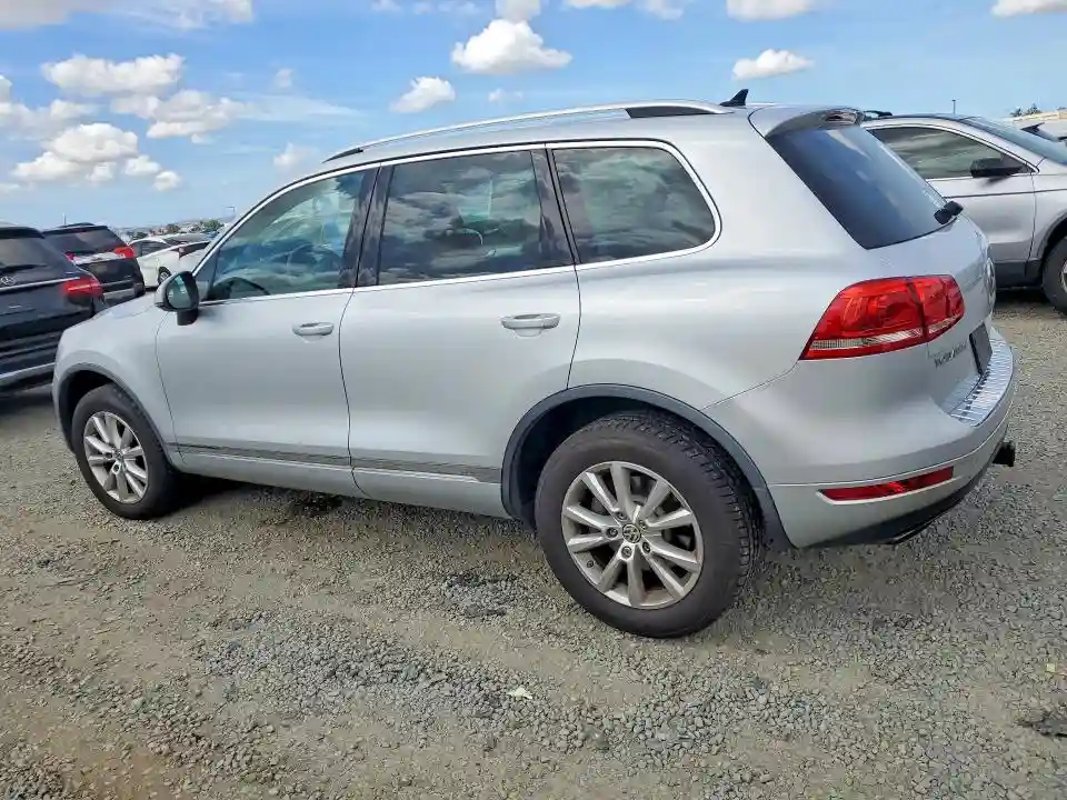 WVGEF9BP8DD001636 2013 VOLKSWAGEN TOUAREG-1