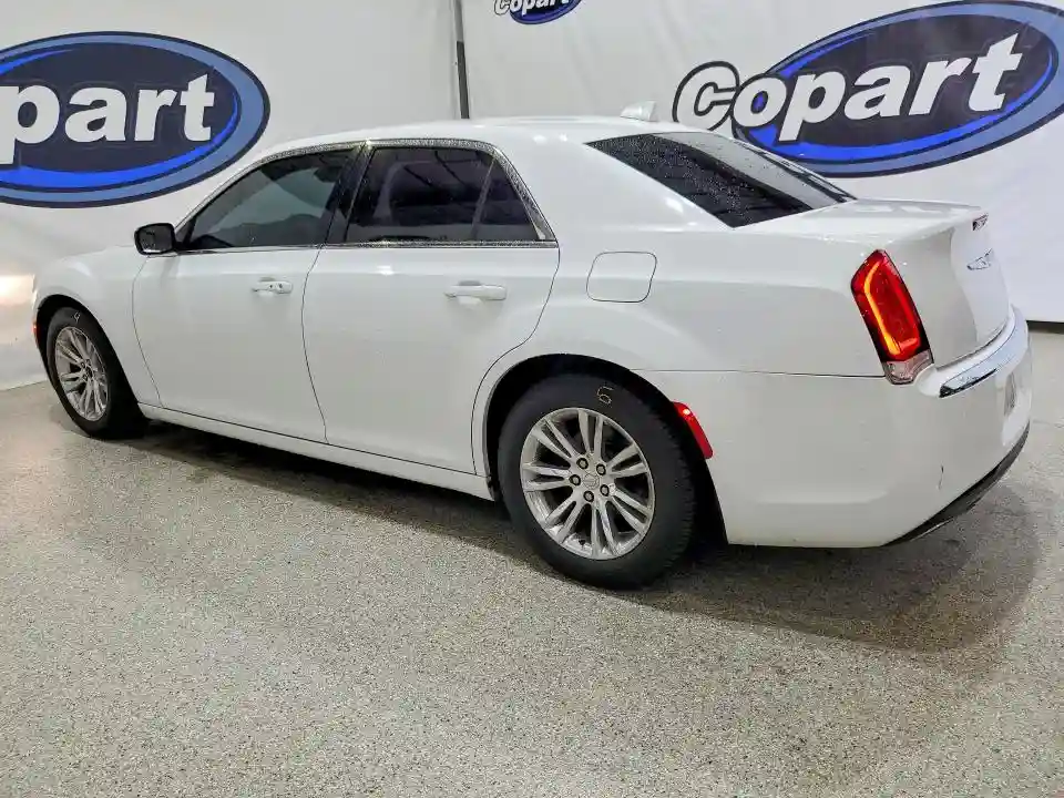 2C3CCAAG2HH560104 2017 CHRYSLER 300-1