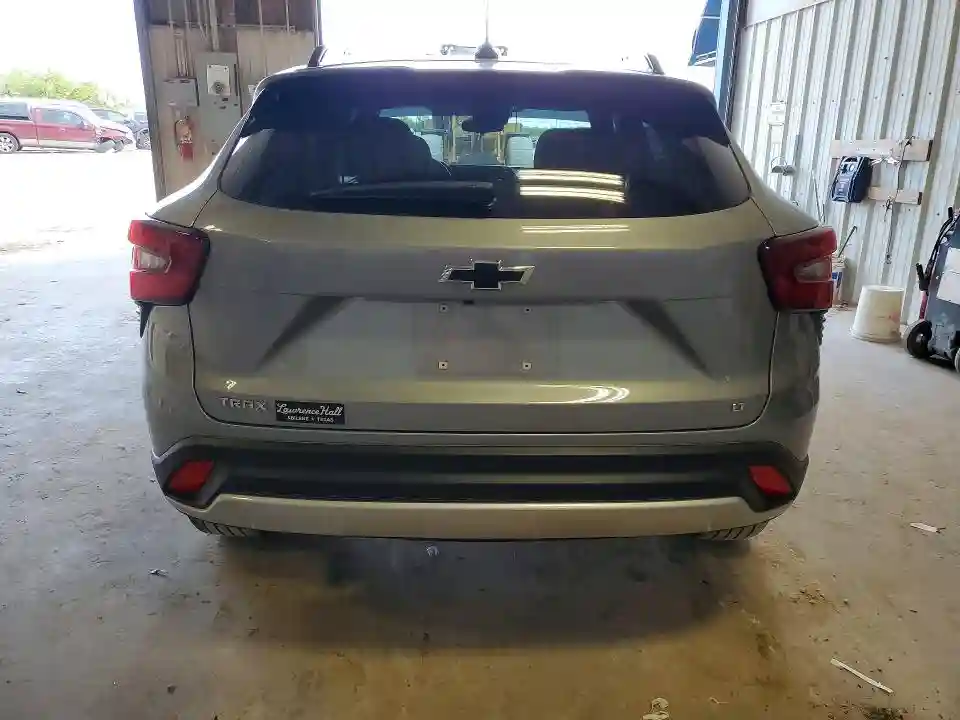 KL77LHEP8TC075717 2026 CHEVROLET TRAX-5