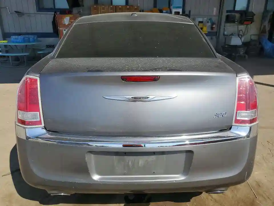2C3CA5CG9BH557945 2011 CHRYSLER 300-5
