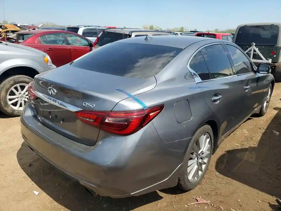 JN1EV7AR7JM431672 2018 INFINITI Q50-2