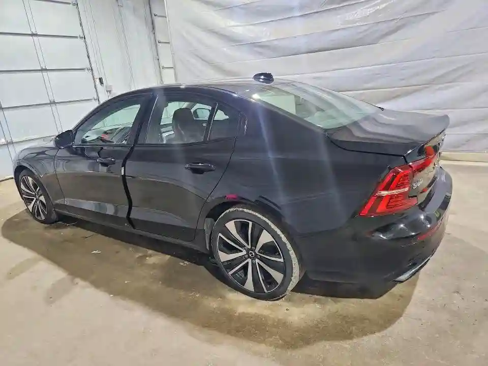 7JRL12FZ5NG175792 2022 VOLVO S60-1