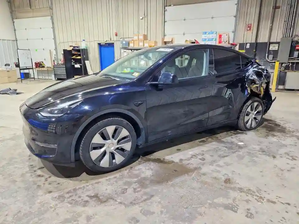 7SAYGDEE9PA187003 2023 TESLA MODEL Y-0