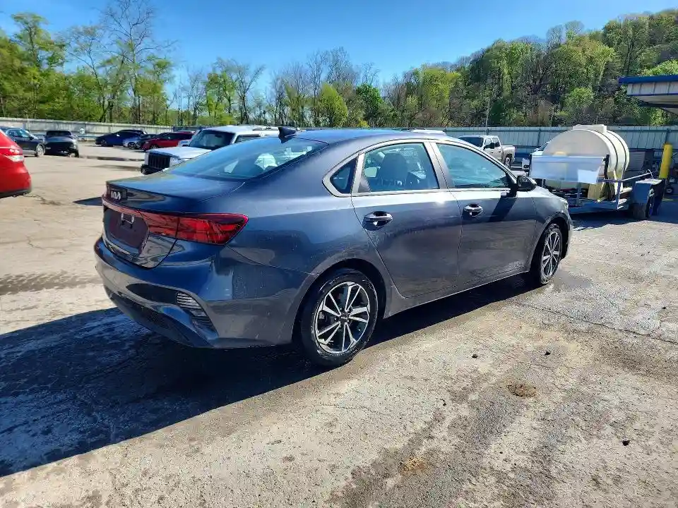 3KPF24AD7PE580748 2023 KIA FORTE-2