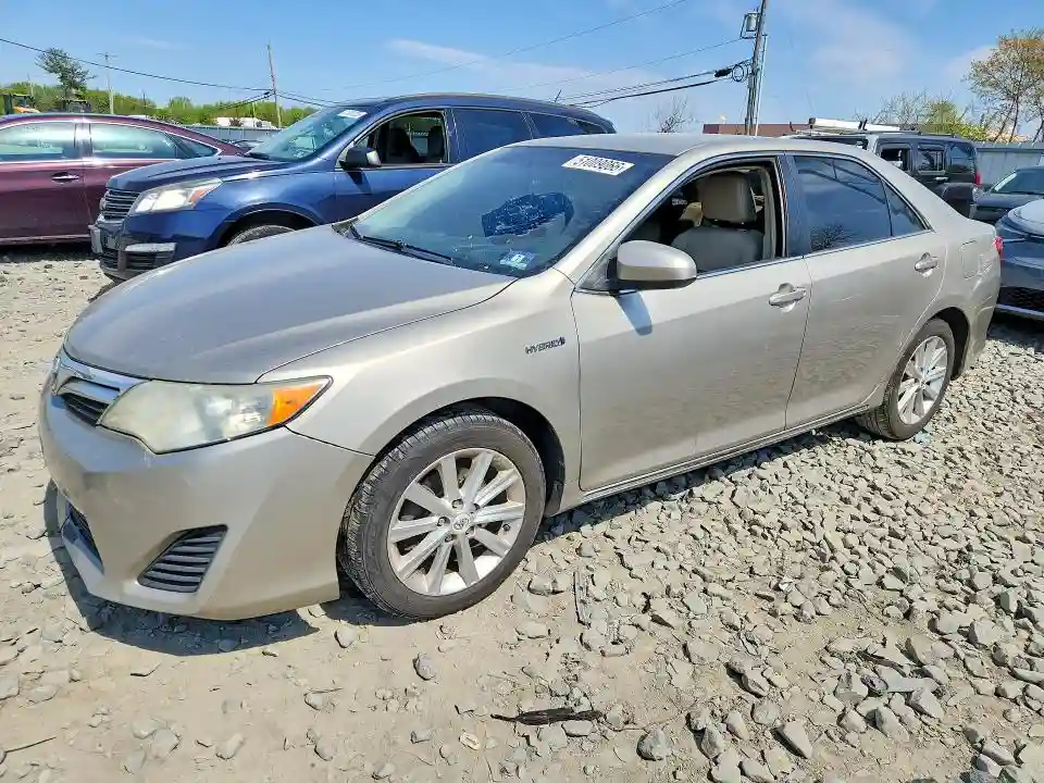 4T1BD1FK6DU068843 2013 TOYOTA CAMRY SOLA-0