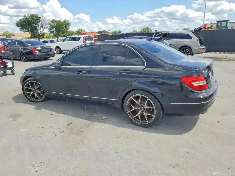 WDDGF4HB3DR272947 2013 MERCEDES-BENZ C-CLASS-1