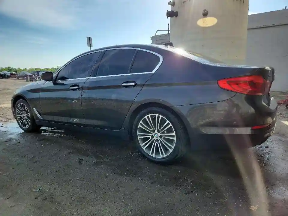 WBAJE7C35HG887258 2017 BMW 5 SERIES-1
