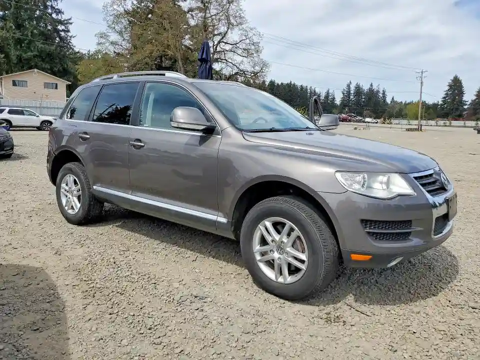 WVGFK7A9XAD003892 2010 VOLKSWAGEN TOUAREG TD-3