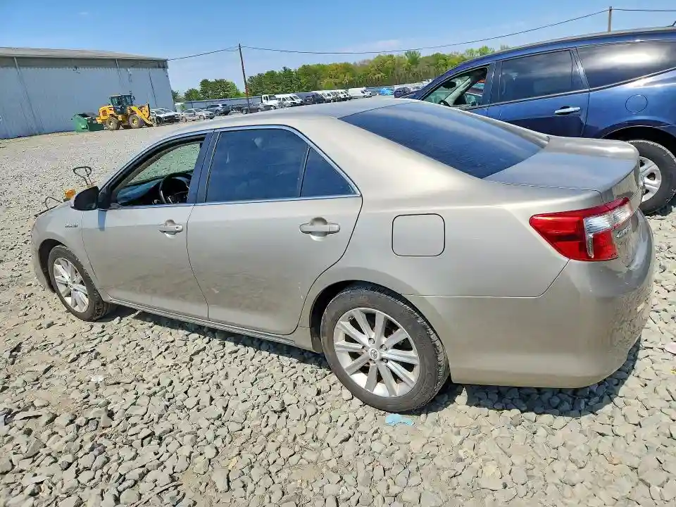 4T1BD1FK6DU068843 2013 TOYOTA CAMRY SOLA-1