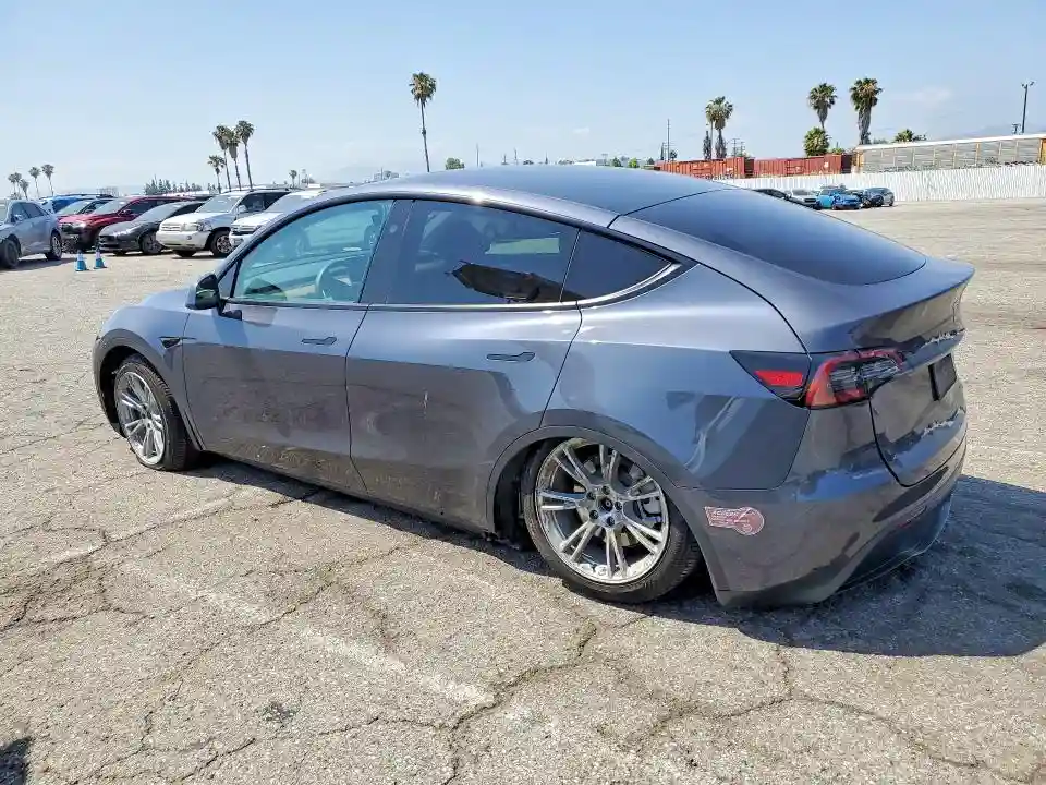 7SAYGAEE1PF925586 2023 TESLA MODEL Y-1