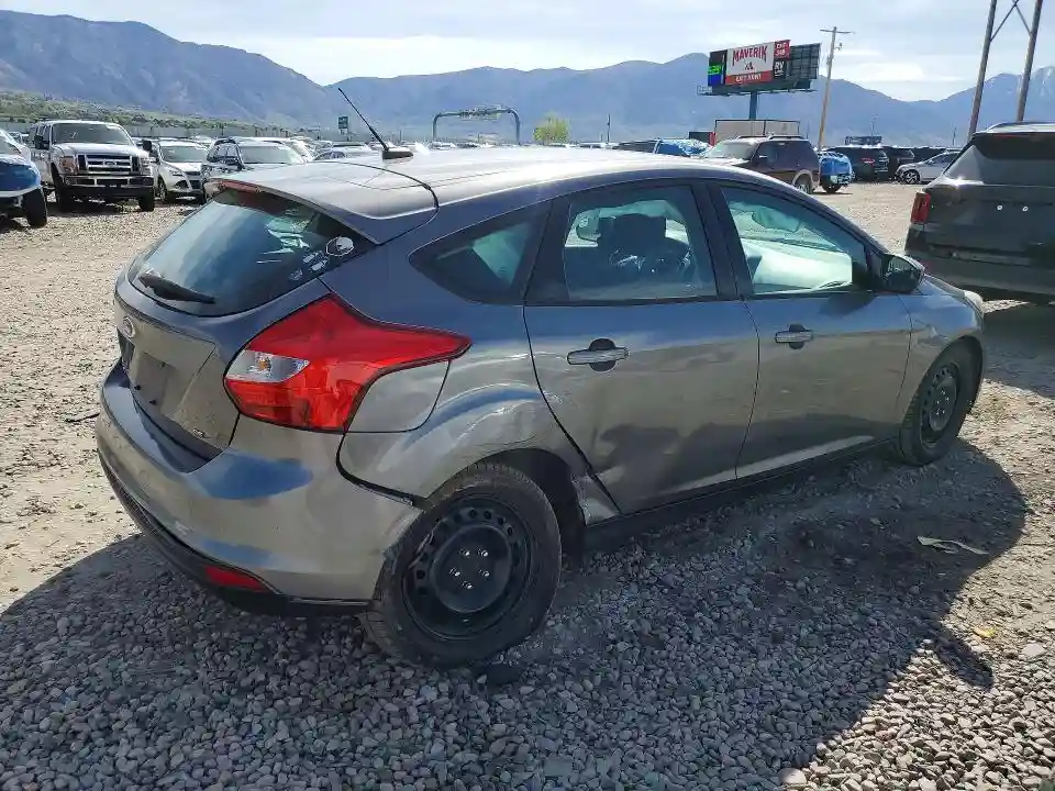 1FAHP3K24CL302639 2012 FORD FOCUS-2