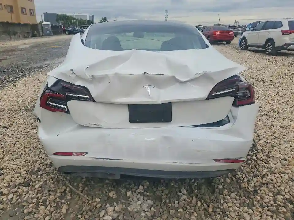 5YJ3E1EAXMF083532 2021 TESLA MODEL 3-5