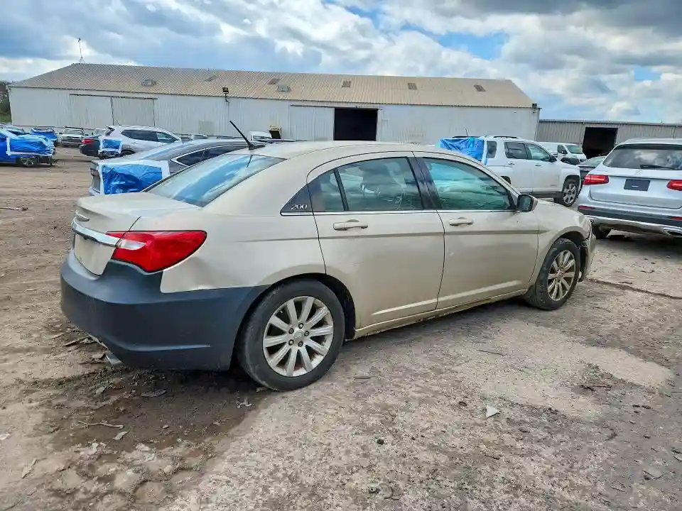 1C3CCBBG7EN114134 2014 CHRYSLER 200-2