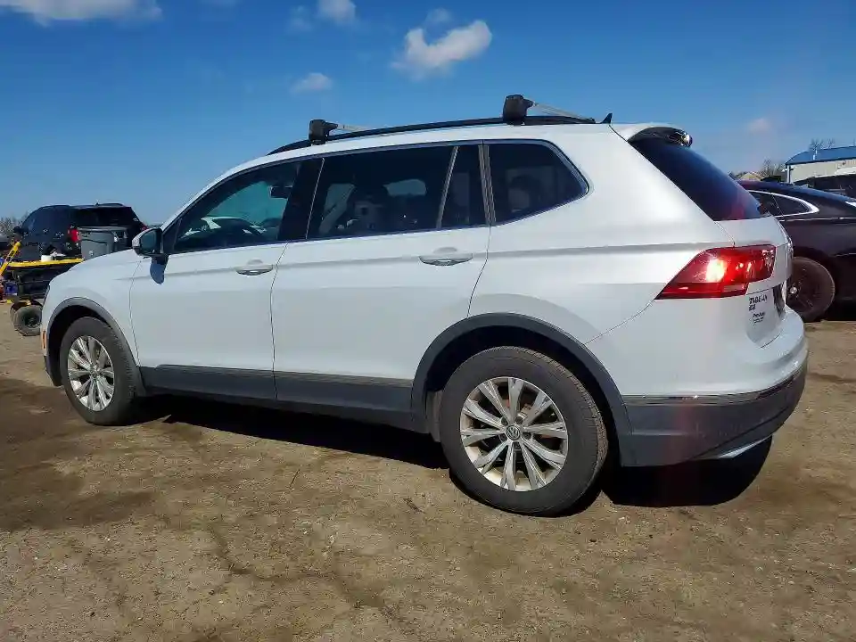3VV2B7AX4JM153424 2018 VOLKSWAGEN TIGUAN-1