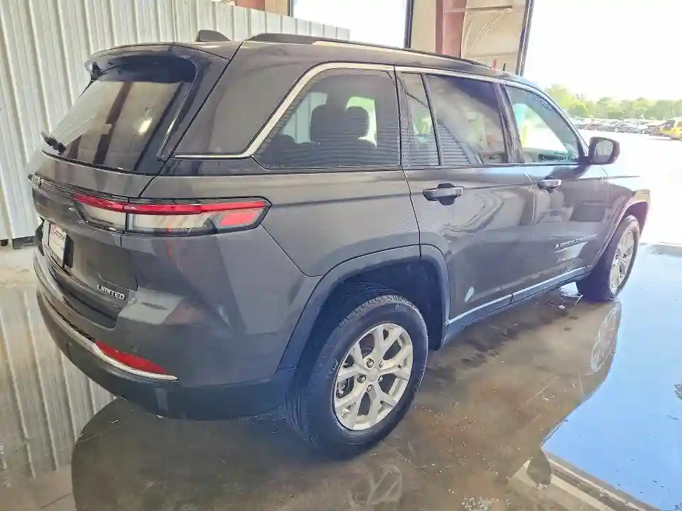 1C4RJHBG2PC545929 2023 JEEP GRAND CHEROKEE-2