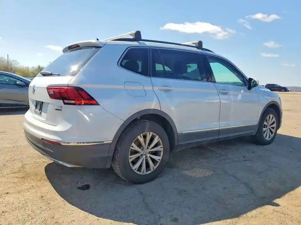 3VV2B7AX4JM153424 2018 VOLKSWAGEN TIGUAN-2