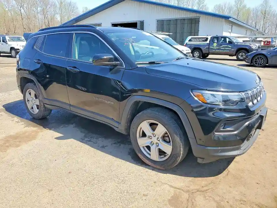 3C4NJDBB4NT199766 2022 JEEP COMPASS-3