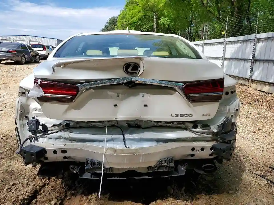 JTHC51FFXJ5005368 2018 LEXUS LS500-5
