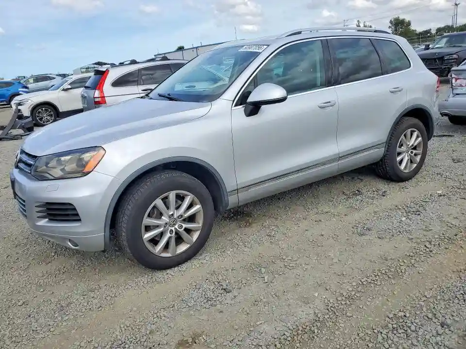 WVGEF9BP8DD001636 2013 VOLKSWAGEN TOUAREG-0